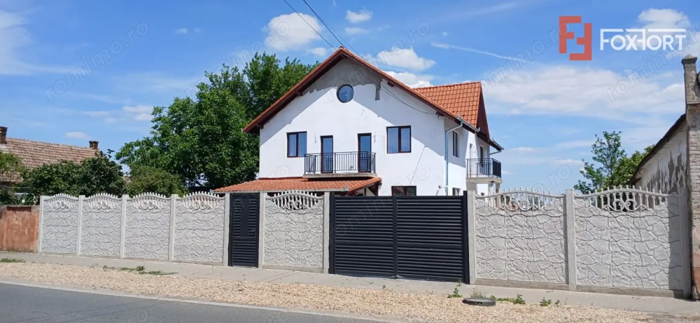 Casa individuala cu 6 camere Parter + 1 Etaj in Comlosu Mare