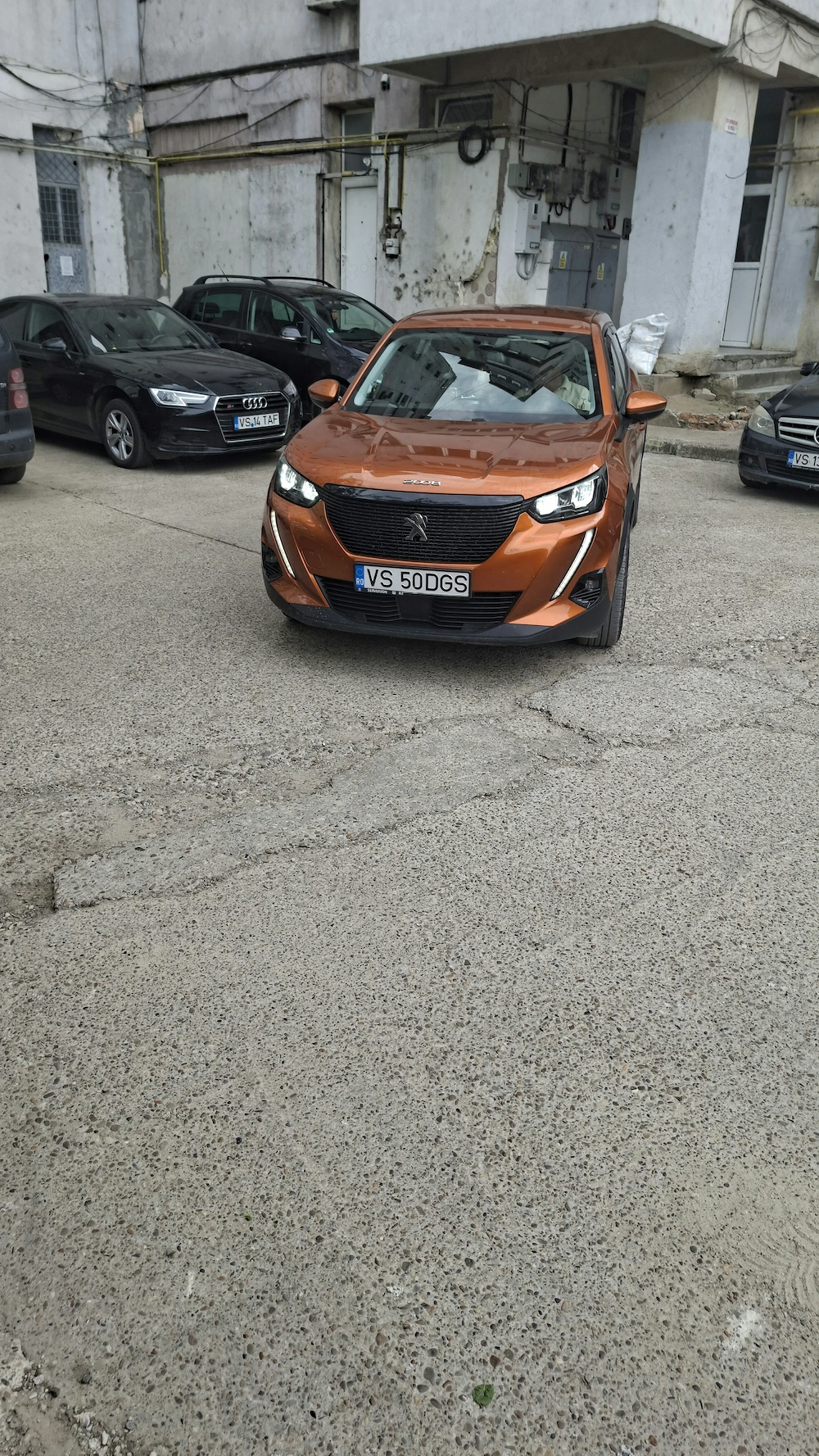 Vând Peugeot 2008