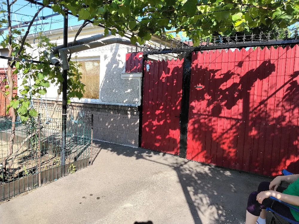 casă utilizabila cu 5 camere, 2 bai, 2 bucătării la 71000 euro 