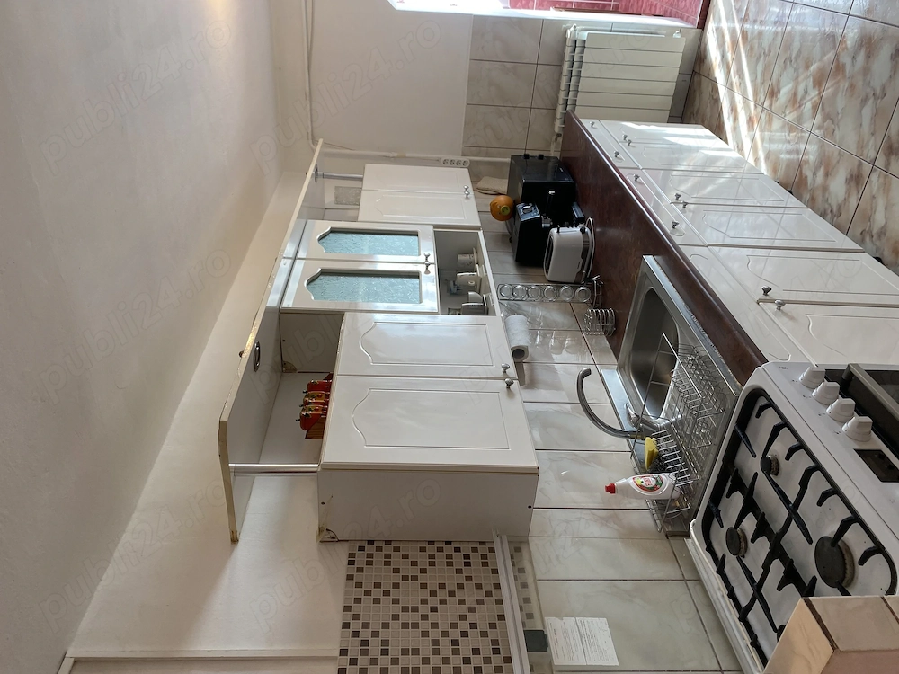 Inchiriez Apartament 2 camere, decomandat, complet utilat.