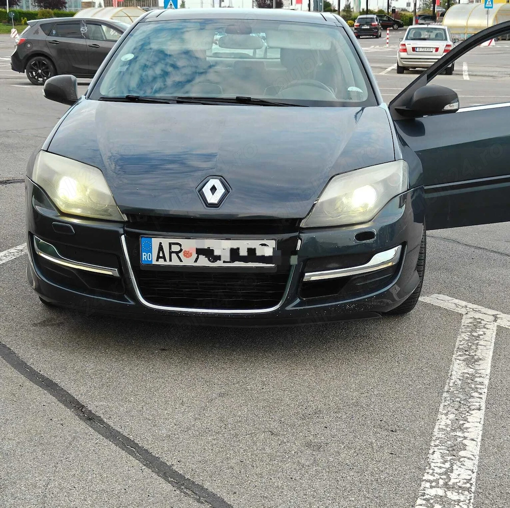vând Renault Laguna 3, echipare Initiale Paris, anul 2013, 2.0 dCi 170 CP, automată