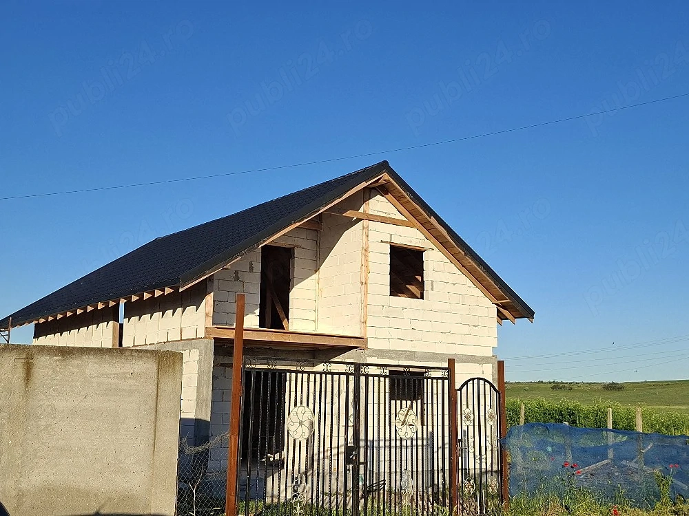 Vand Casa la Rosu P+M