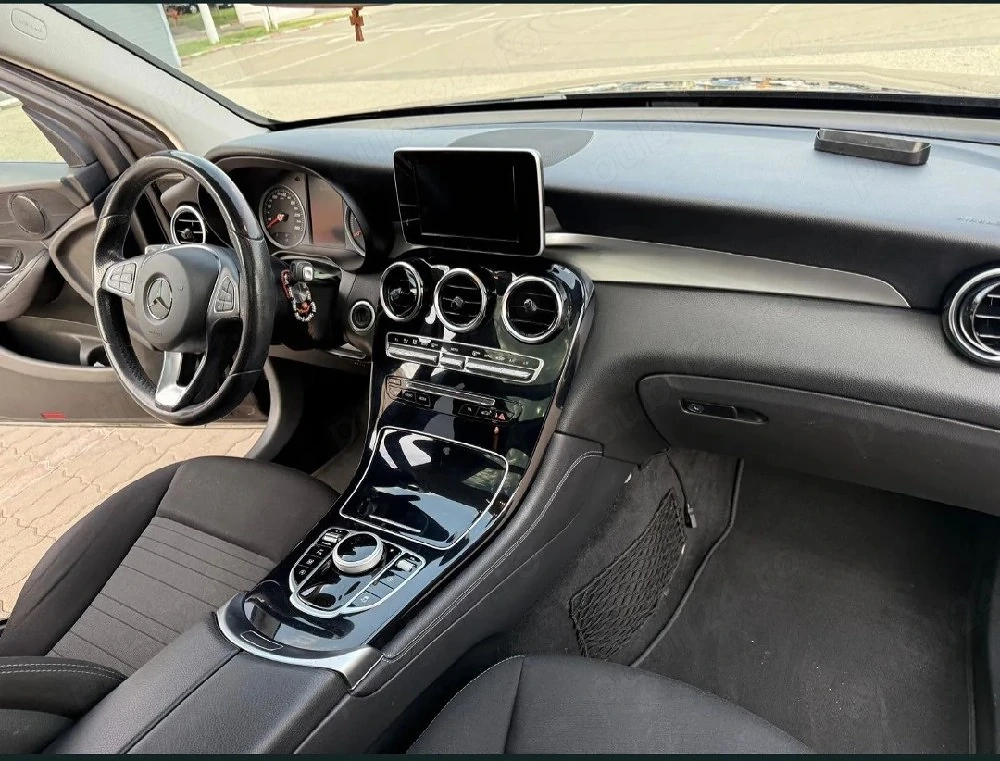 vând urgent Mercedes Benz 