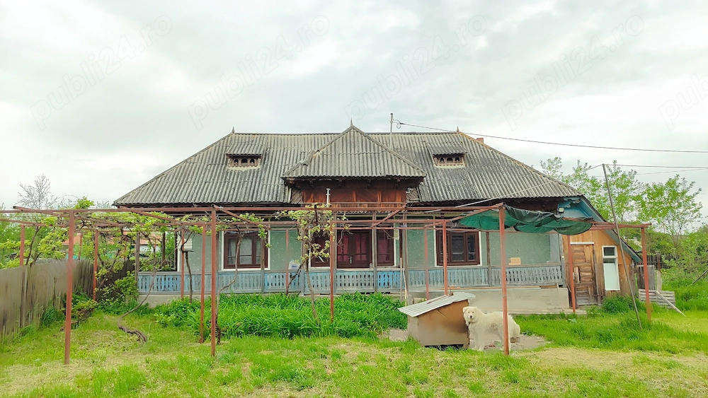 Propietar vand casă bătrânească 85 mp și teren generos 1589 mp   Căciulești, Neamț