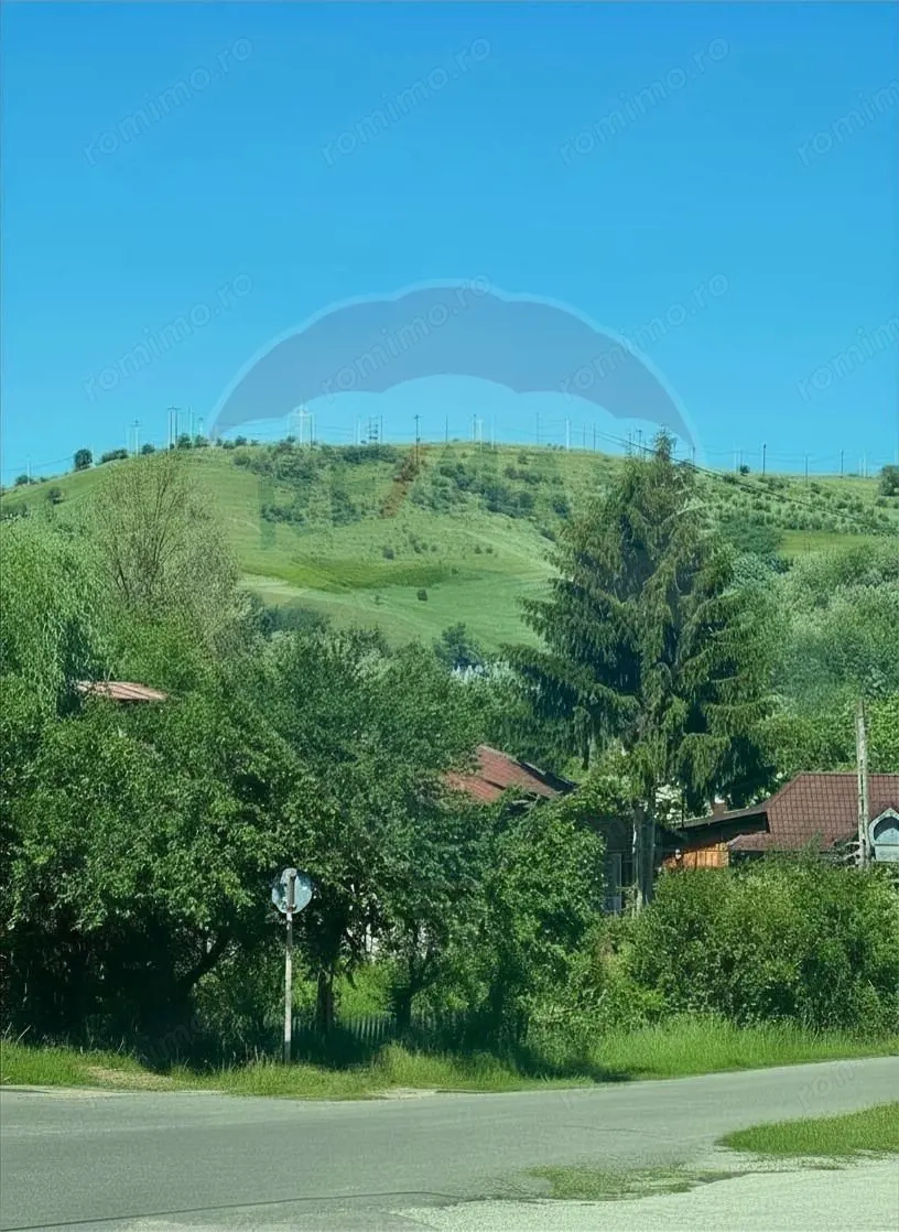 Băicoi | Teren 1000 mp + clădire din zidărie, cu utilitati complete
