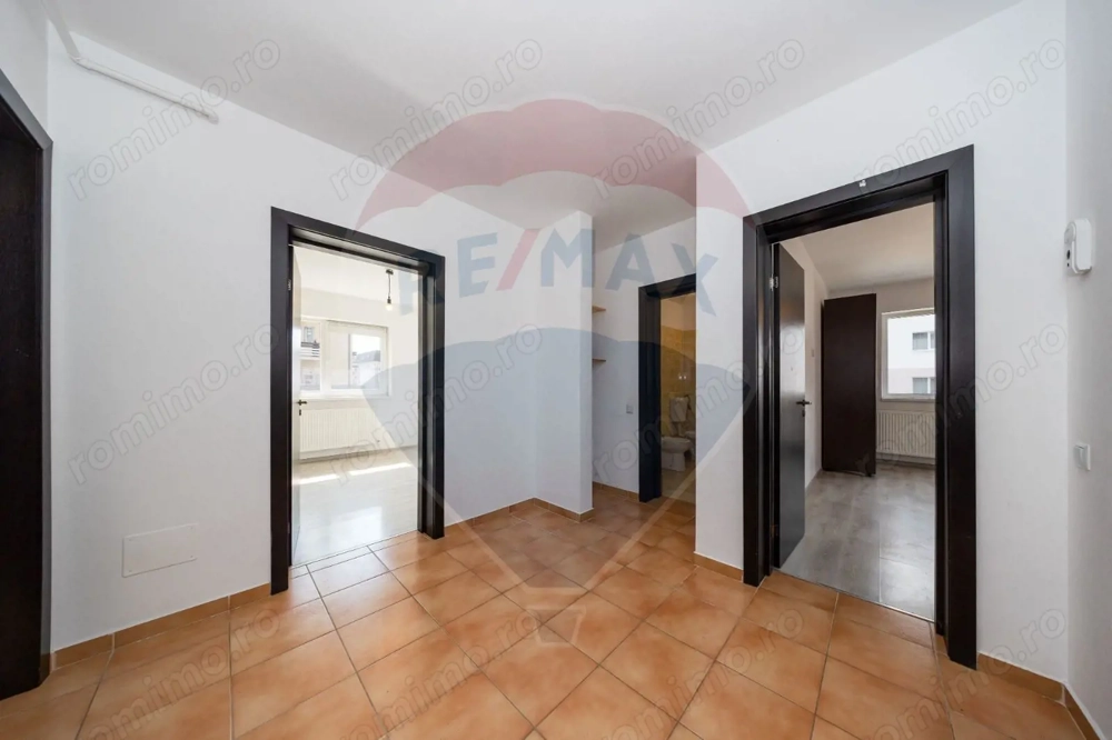 Apartament spatios 3 camere de vanzare in Subcetate