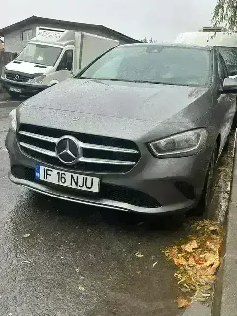 Vând Mercedes-Benz B-Class B180d