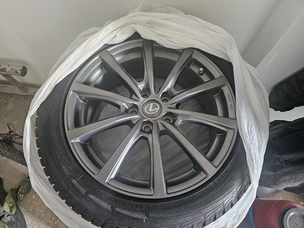 Jante Lexus cu Anvelope Goodyear Ultragrip 225 50 R18 99V XL