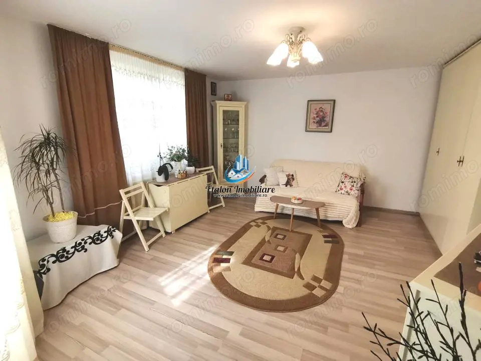 Apartament 2 camere, etaj 2, 2 balcoane, Zona Piata Centrala/Bradet