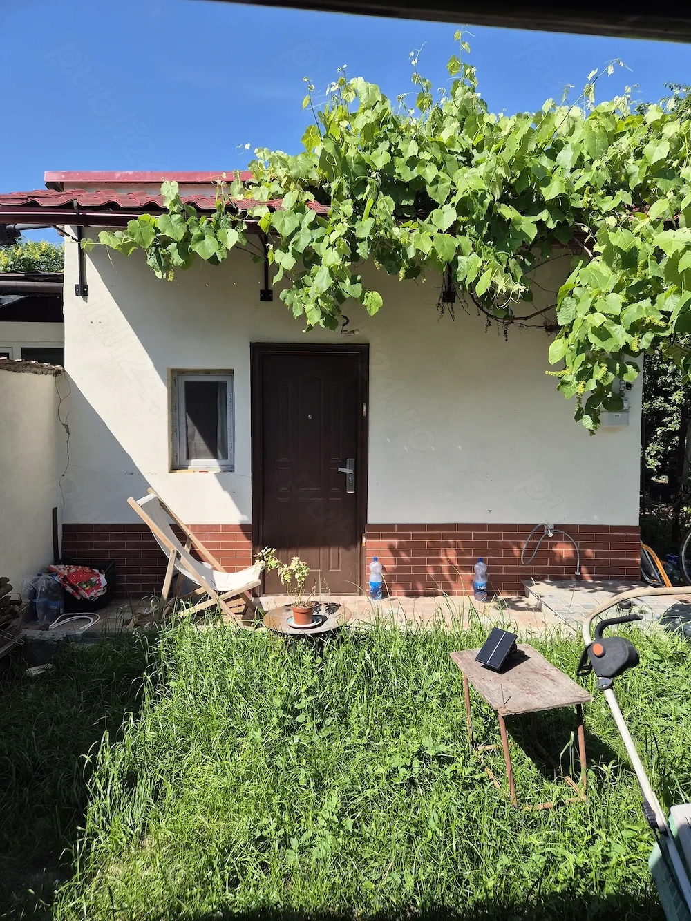 Proprietar Vand Garsoniera in curte comuna