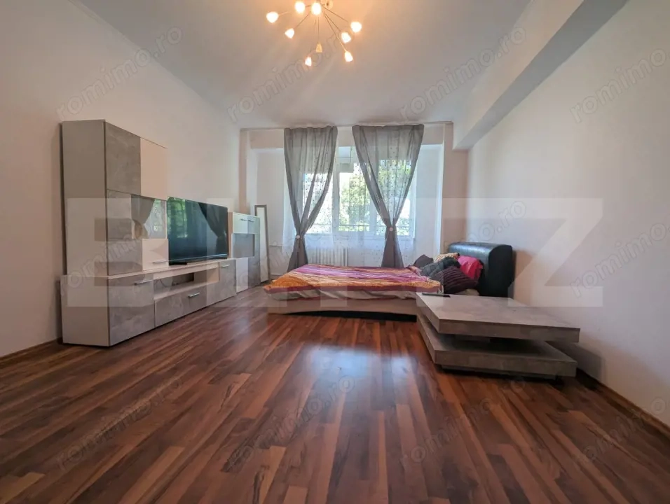 Apartament 3 camere, 2 băi, balcon generos - Cantemir