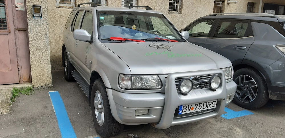 Proprietar vând urgent Opel Frontera 4 4 2,2 diesel an 2003 120 cp