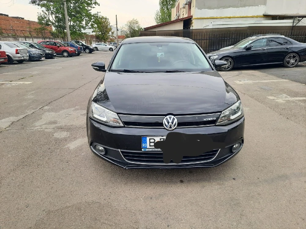 Volkswagen Jetta Hybrid (Benzină + Electric