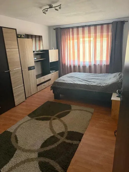 Apartament 2 camere decomandat, cartier Plopilor