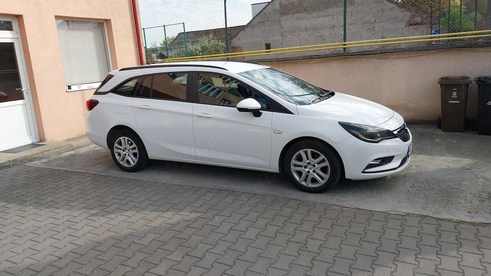 Vând sau schimb Opel Astra K