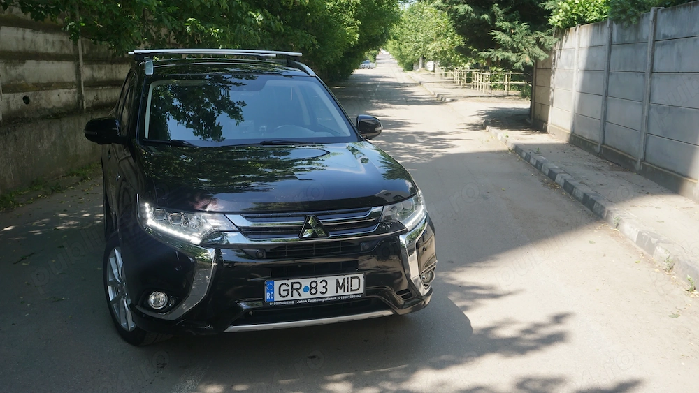 Mitsubishi Outlander PHEV 2016 | Unic Proprietar RO | Full Options | 235.000 km | Multe Bonusuri