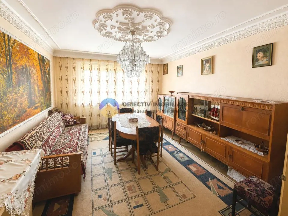 Apartament 4 camere. ,Bdul Traian la H-uri Piatra Neamt