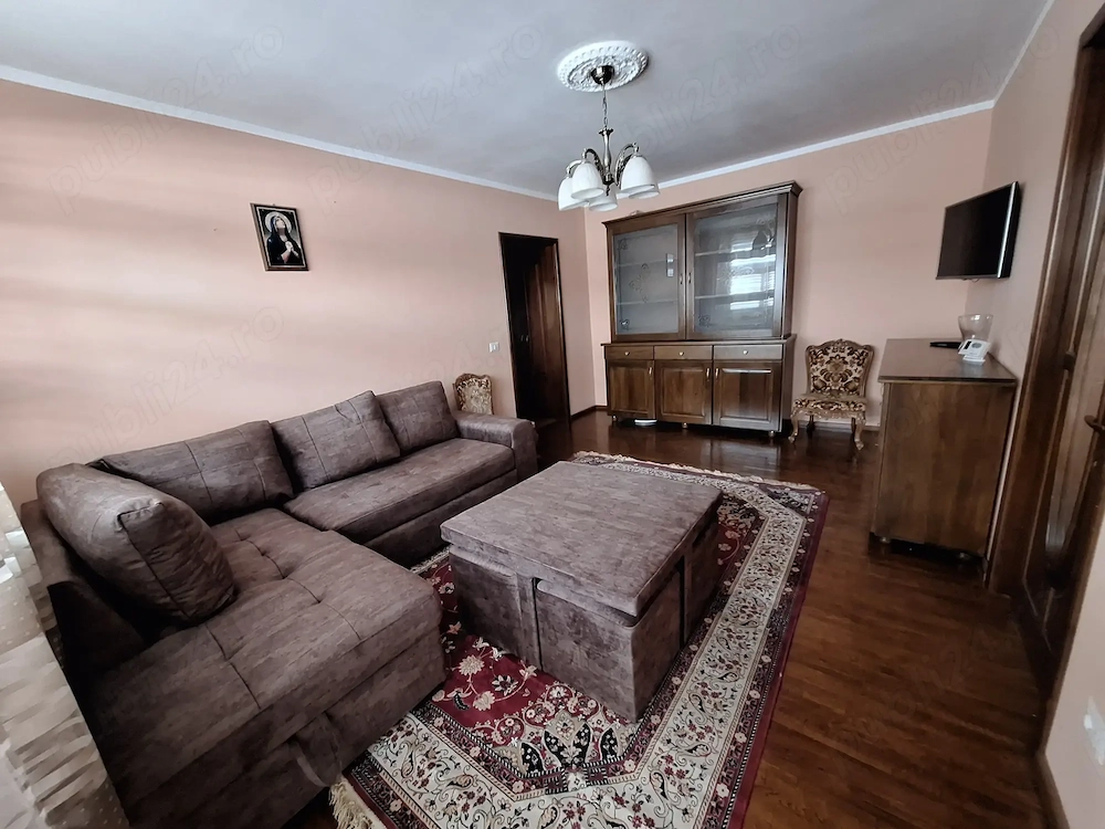Se vinde apartament cu 3 camere mobilat si utilat!