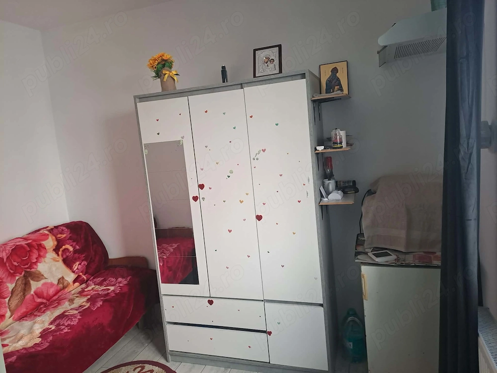 Vand camera de cămin, cu baie proprie,