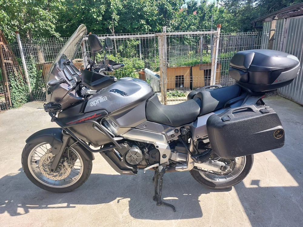 Motocicleta touring  Aprilia Caponord