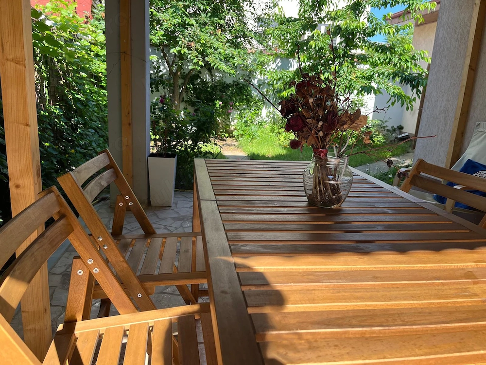 Casa cu gradina in sectorul 4 de vanzare