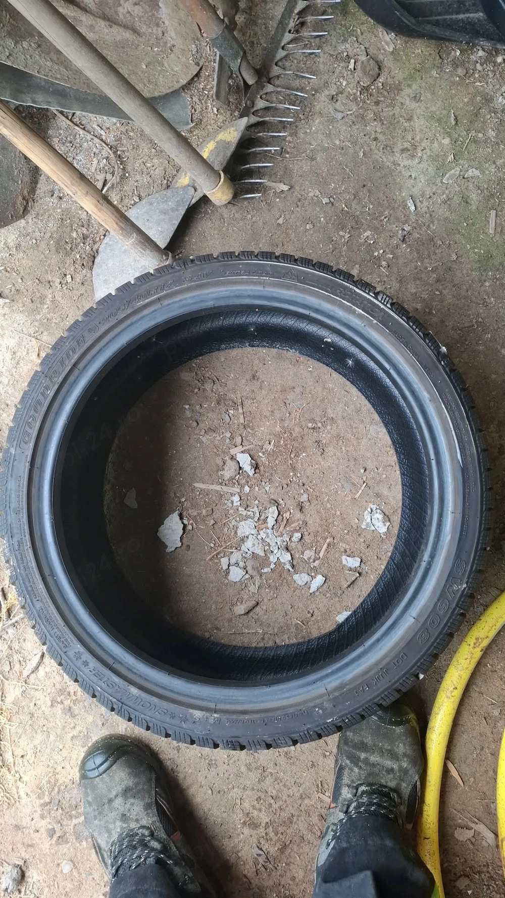 Vând 4 anvelope Goodride 205/40 R17