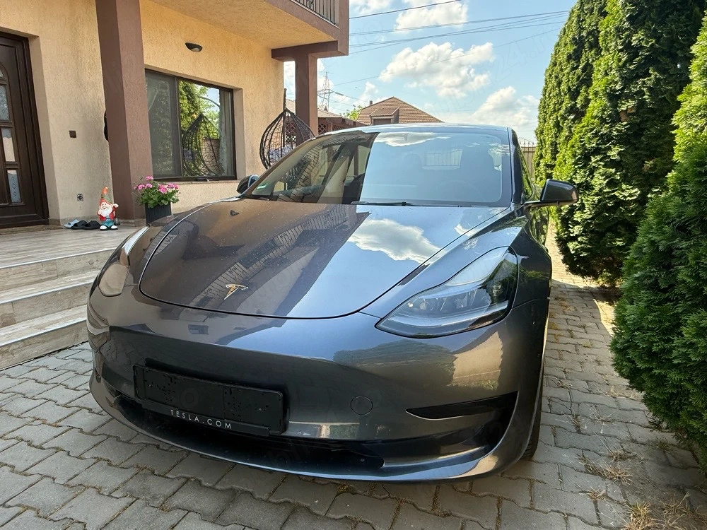 Tesla model 3