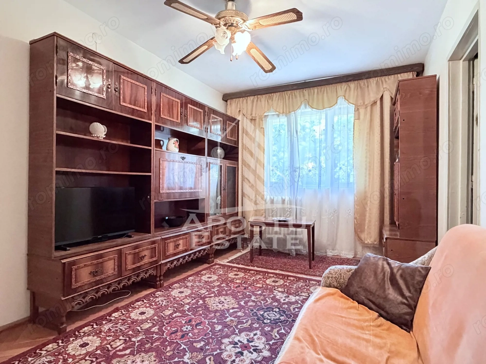 Apartament de vanzare cu doua camere parter Piata Doin Calea Sagului