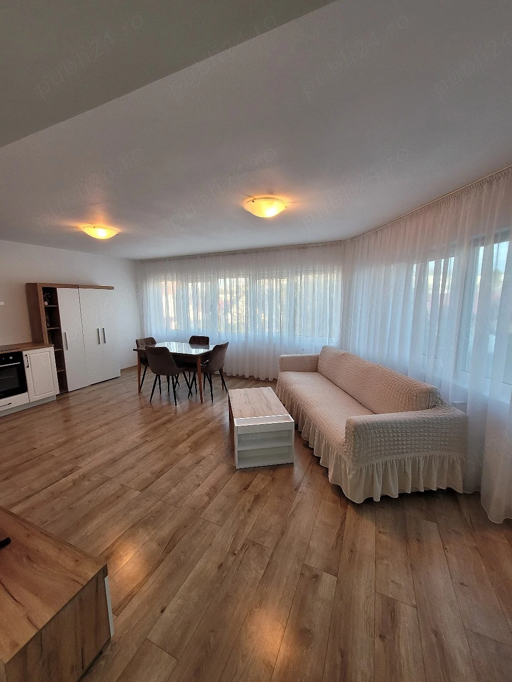 Închiriez apartament 