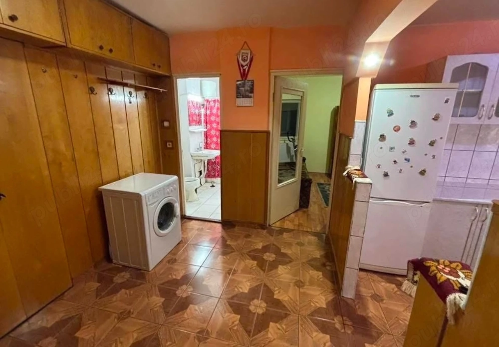 Apartament de vânzare, oraș Brad, decomandat 