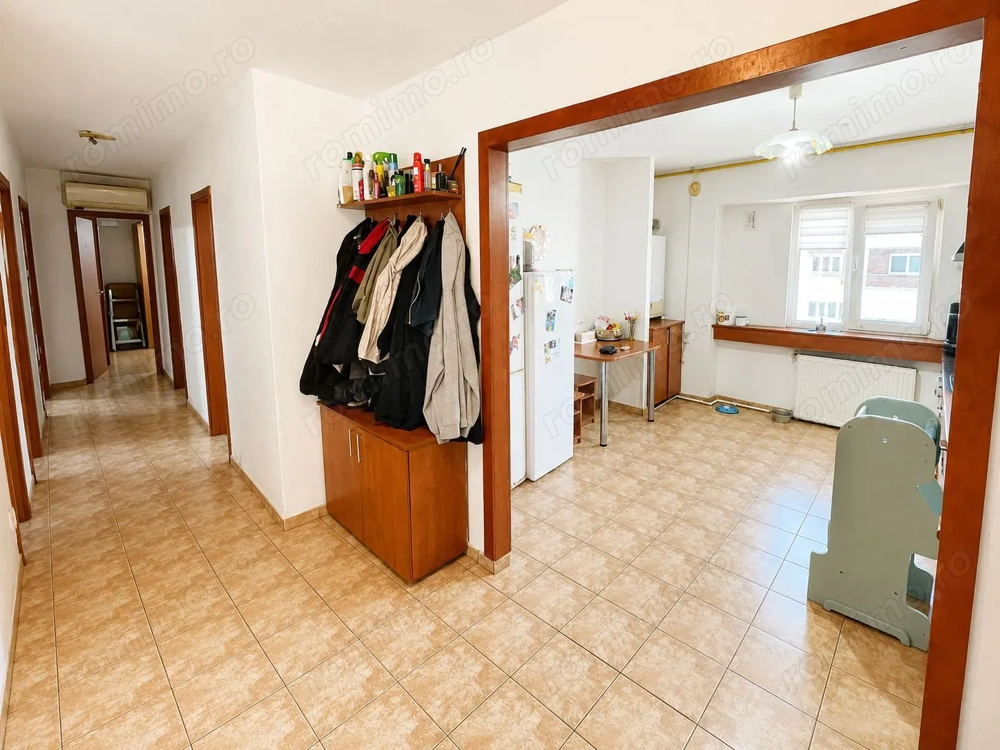 Apartament 4 cam 1 living 2 bai