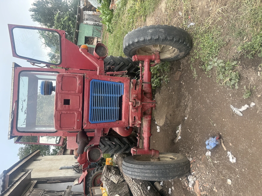 Vând tractor universal650 UTB659