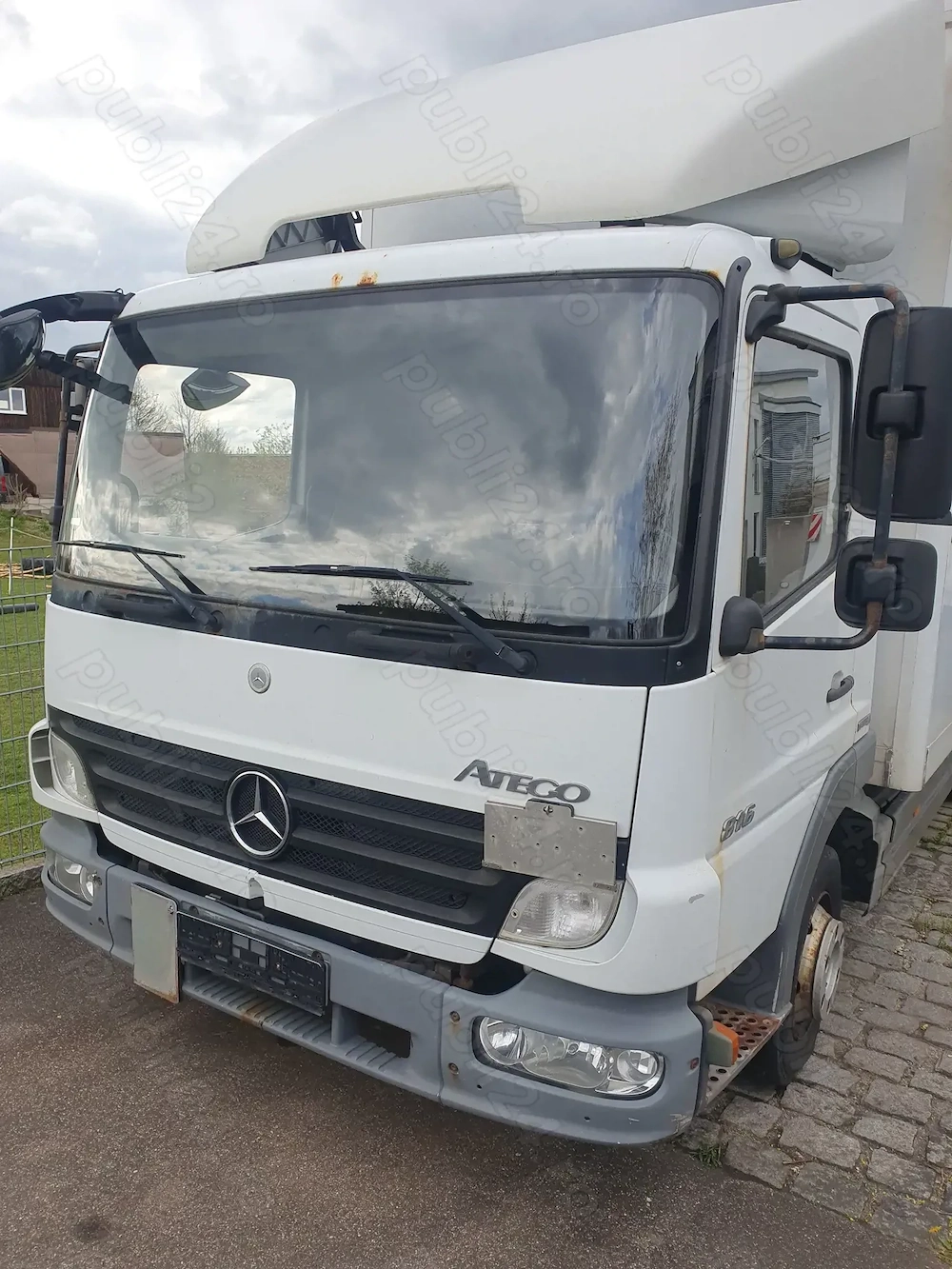 Vând Mercedes Atego 816 7,5 tone, cu lift