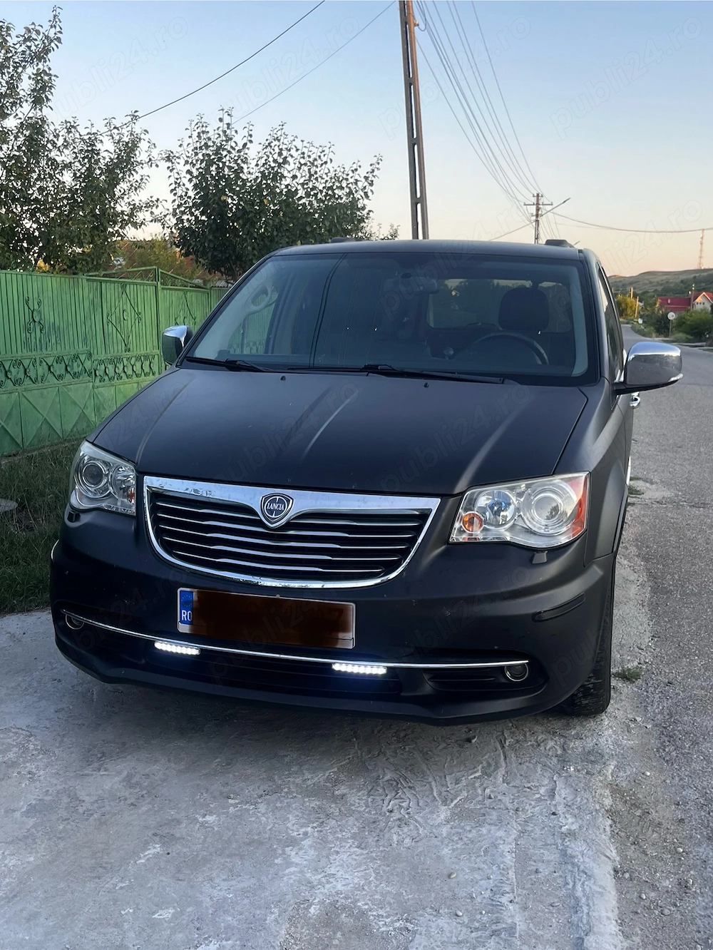 Lancia Voyager Gold 2.8 JTDM Automat | 7 Locuri | Piele | Navi | Cameră | Întreținută.