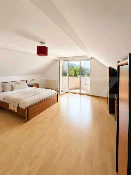 Apartament 3 camere, 77.8 mp, zona Calea Moldovei