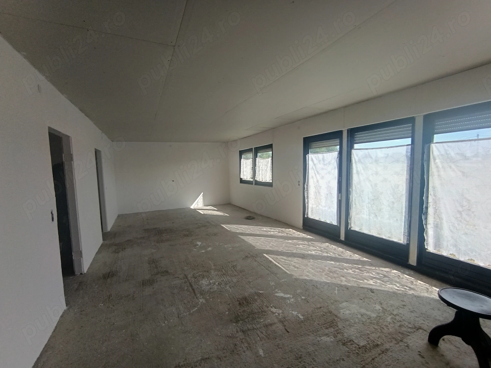 Casa 2 etage Carport 692mp 69900  Teren construibil 783 mp 19900 
