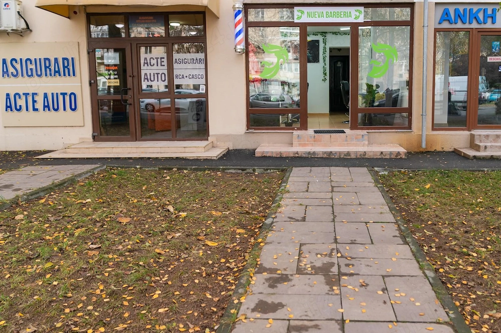 Se inchirieaza scaune la Nueva Barberia