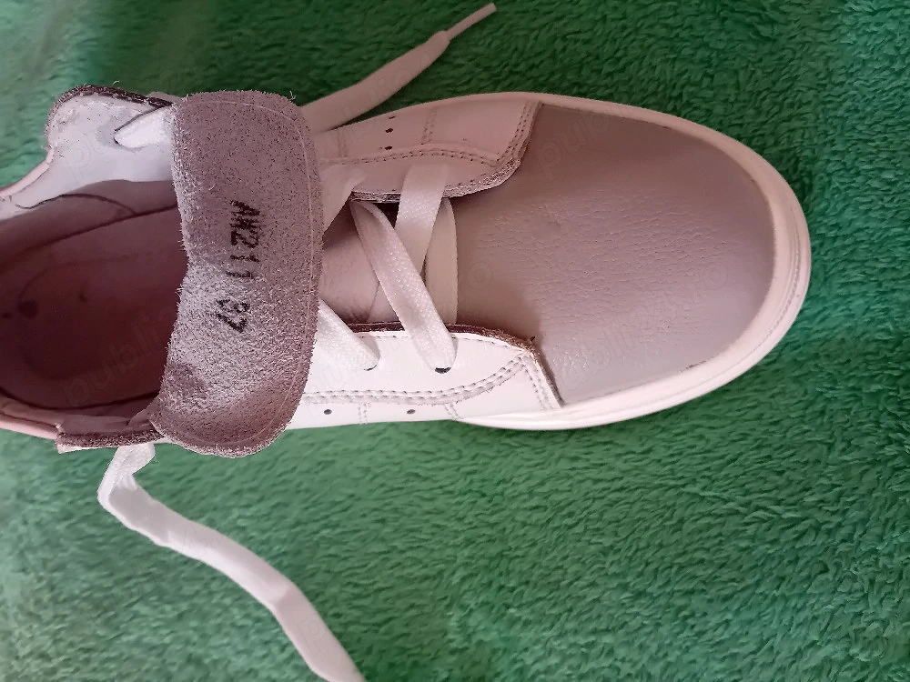 adidași.....