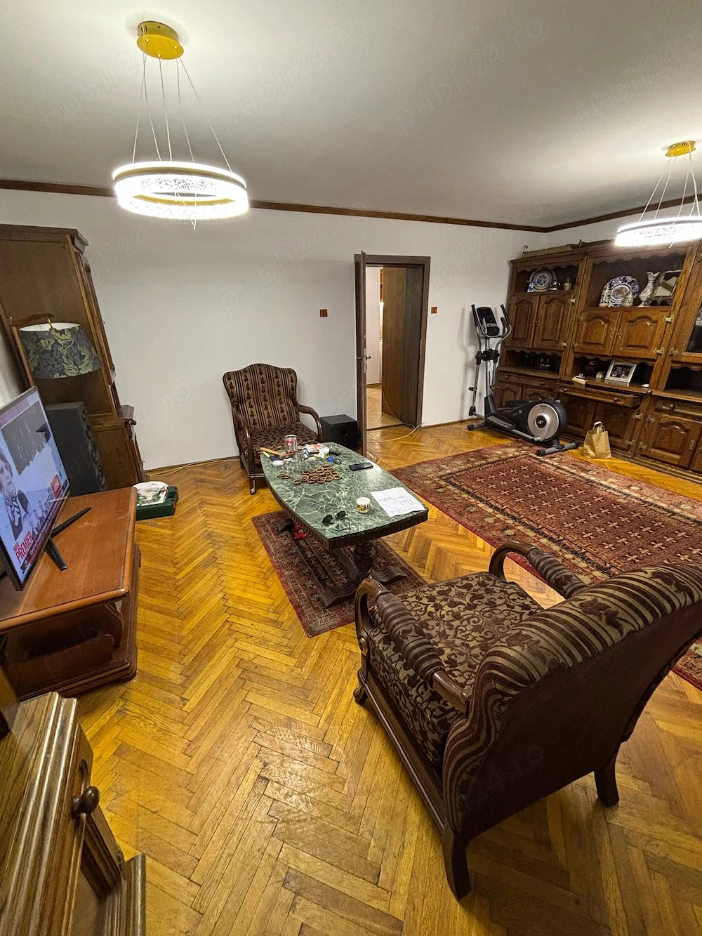 Apartament de închiriat - 3 camere, Calea București, zona Institut
