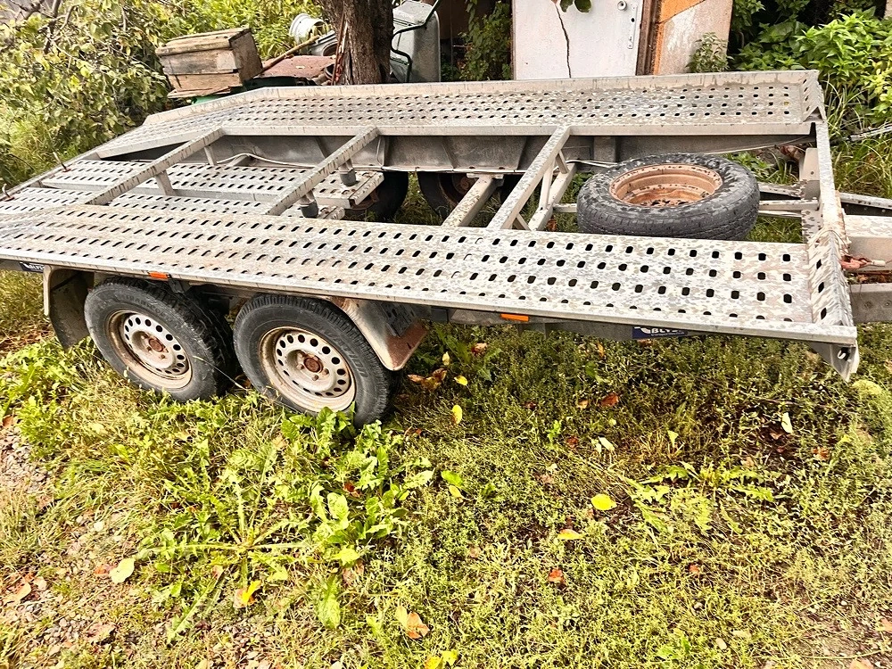 platforma de inchiriat, tractari auto