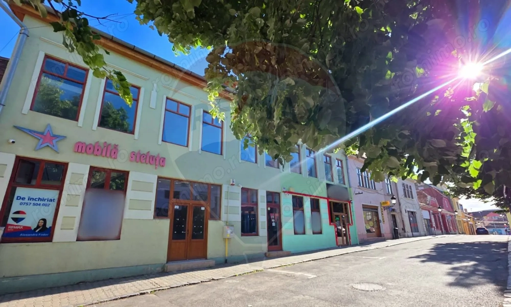 Cladire comerciala de vanzare in centrul Mediasului