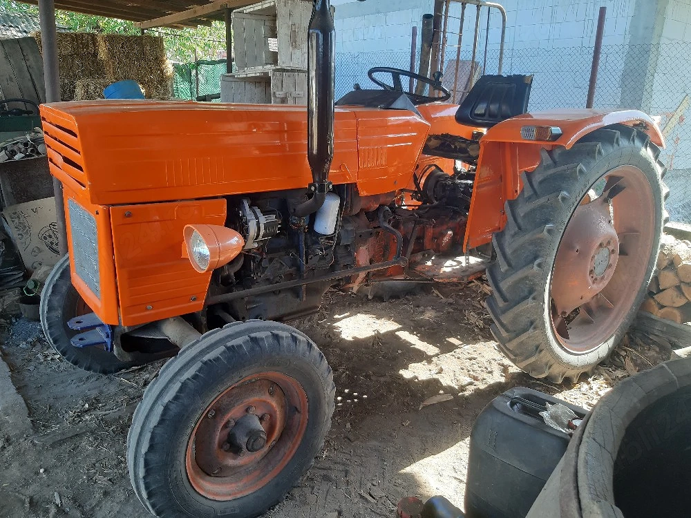 Vand Tractor Utb 445, in stare foarte buna de functionare. 