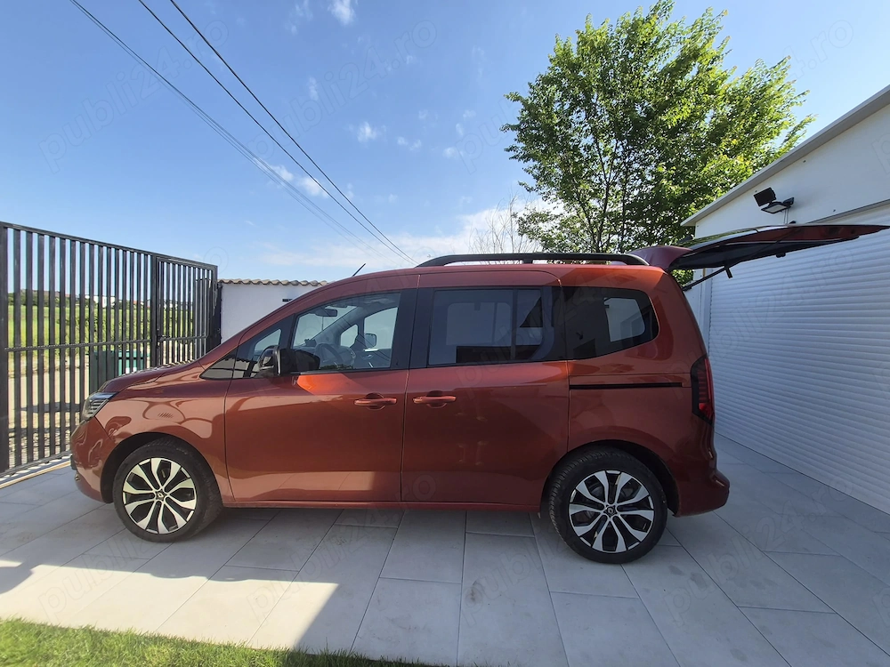 Renault Kangoo Model Nou (2021) - Benzină - Mașină de Familie