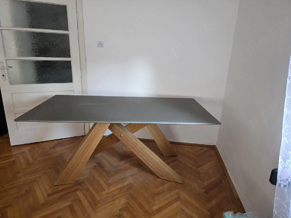 Masă modernă  din lemn pentru sufragerie living