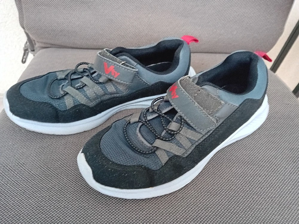 Adidasi copii vty marime 36 in stare perfecta 