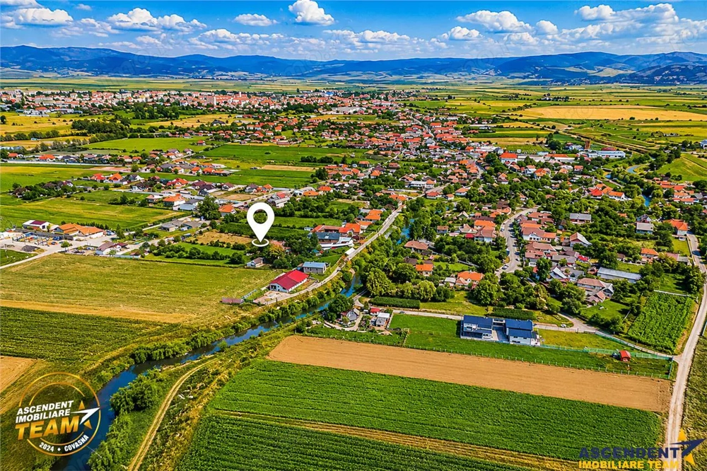 FILM! 2.200 mp, teren intravilan de vanzare in Targu-Secuiesc, Ruseni.