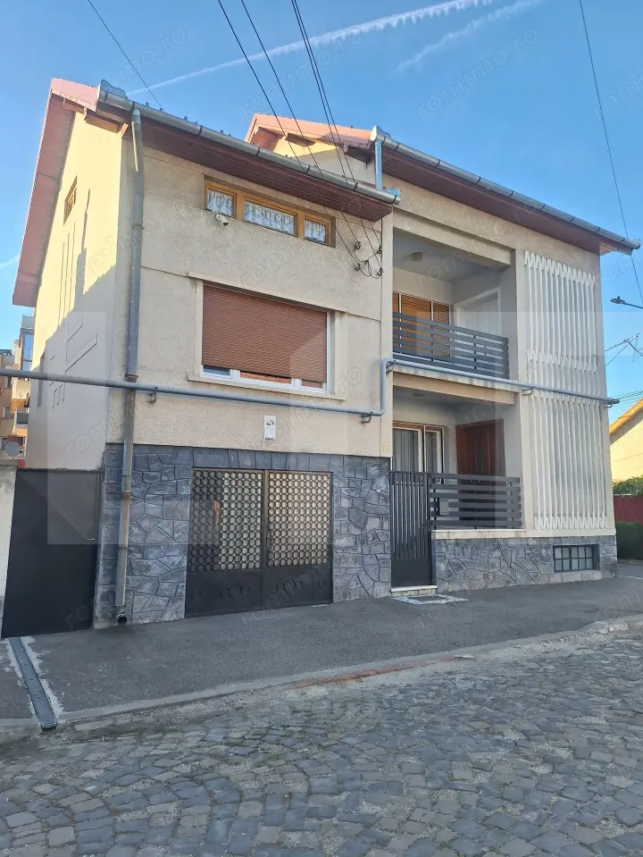 Casa de vanzare, 350 mp, zona Central