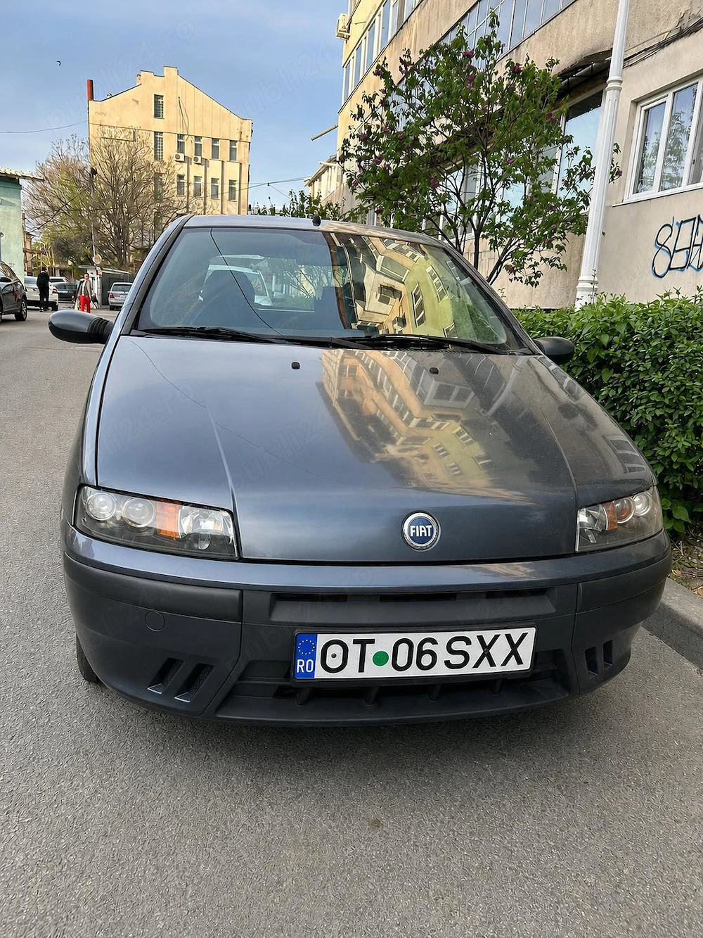 Dezmembrez Fiat punto 