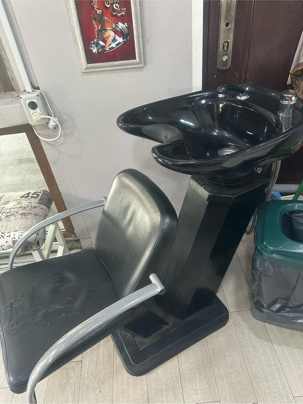 vand scafa de frizer. se vede in pze detali. pretul este 300 ron