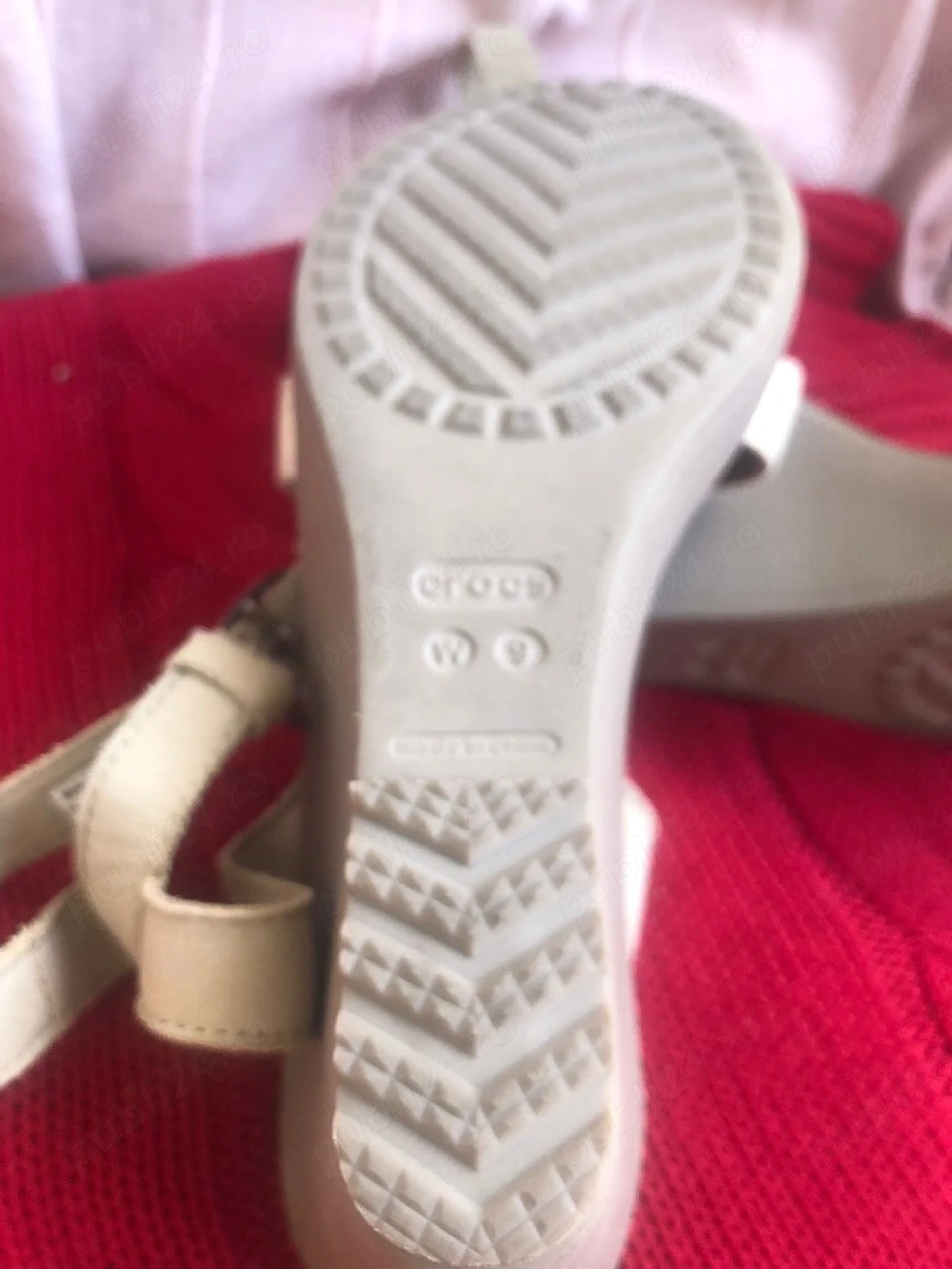 Sandale marca CROCS